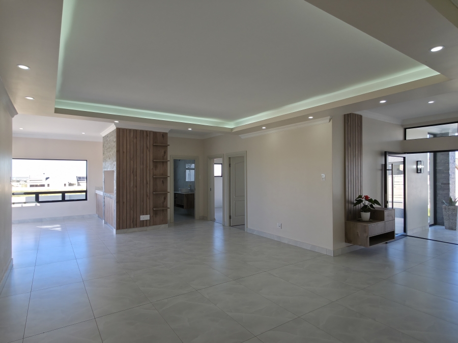 4 Bedroom Property for Sale in Fountains Estate Eastern Cape
